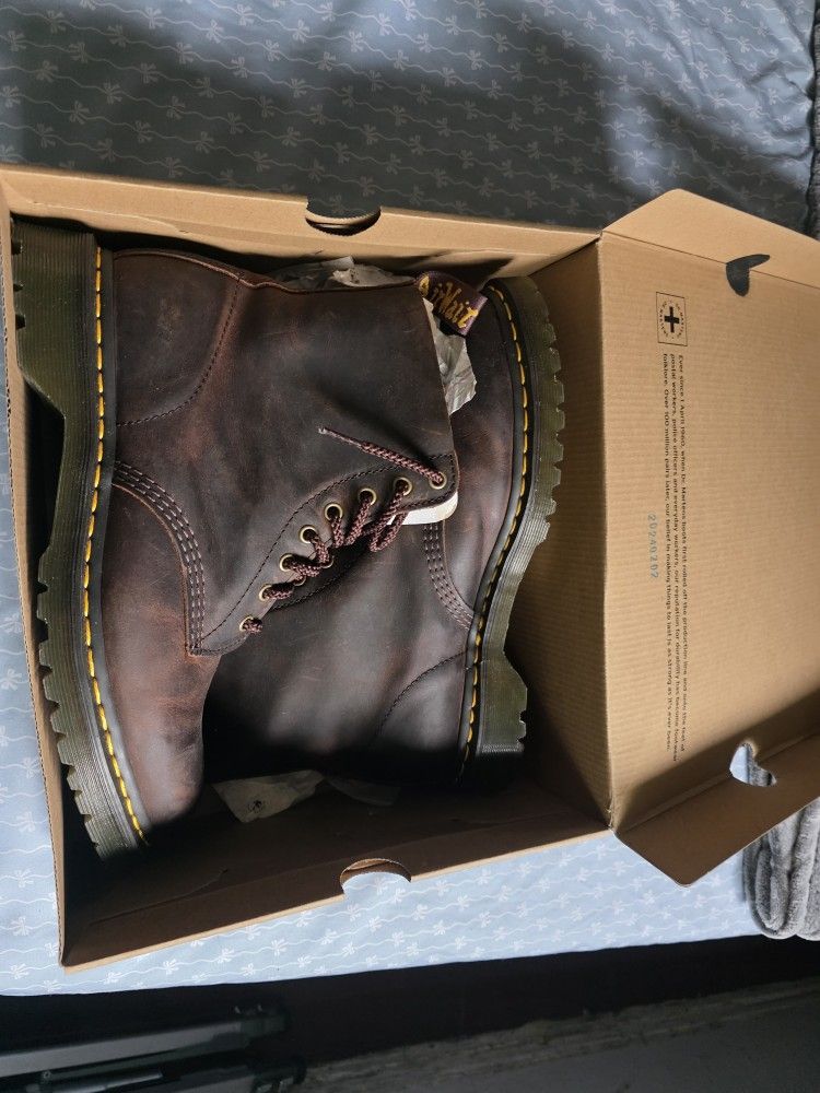 Dr. Martens Men's 1460 Pascal Waxed Full Grain Leather Boots