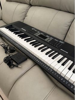 Piano keyboard
