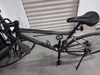 Hybrid Cannondale Quick 6 Bicycle