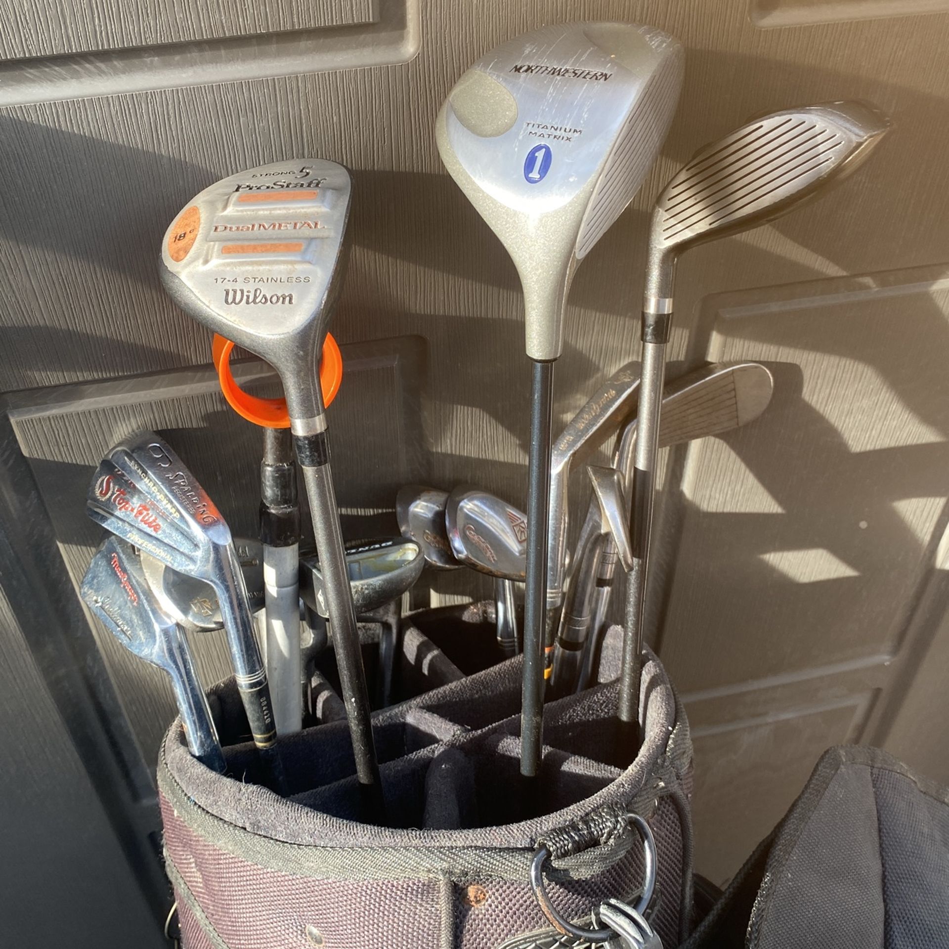 12 Golf Clubs With Bag