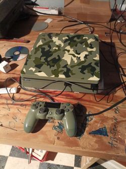 Camouflage limited edition ps 4 slim 1tb everything works perfect condition