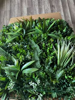 New Faux Greenery Wall (backdrop/design/ panels) Pick-up at Dysart and Camelback  $100 cash only