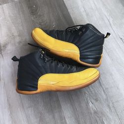 Jordan 12 University Gold Size 10.5 