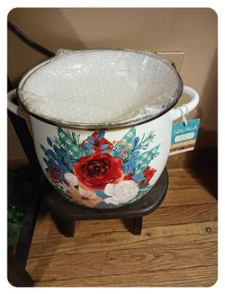 Stock Pot $25 Nesting Bowls $20