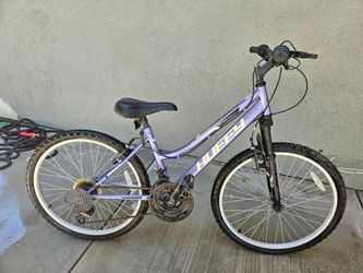 27 Inch 10 speed Huffy bike