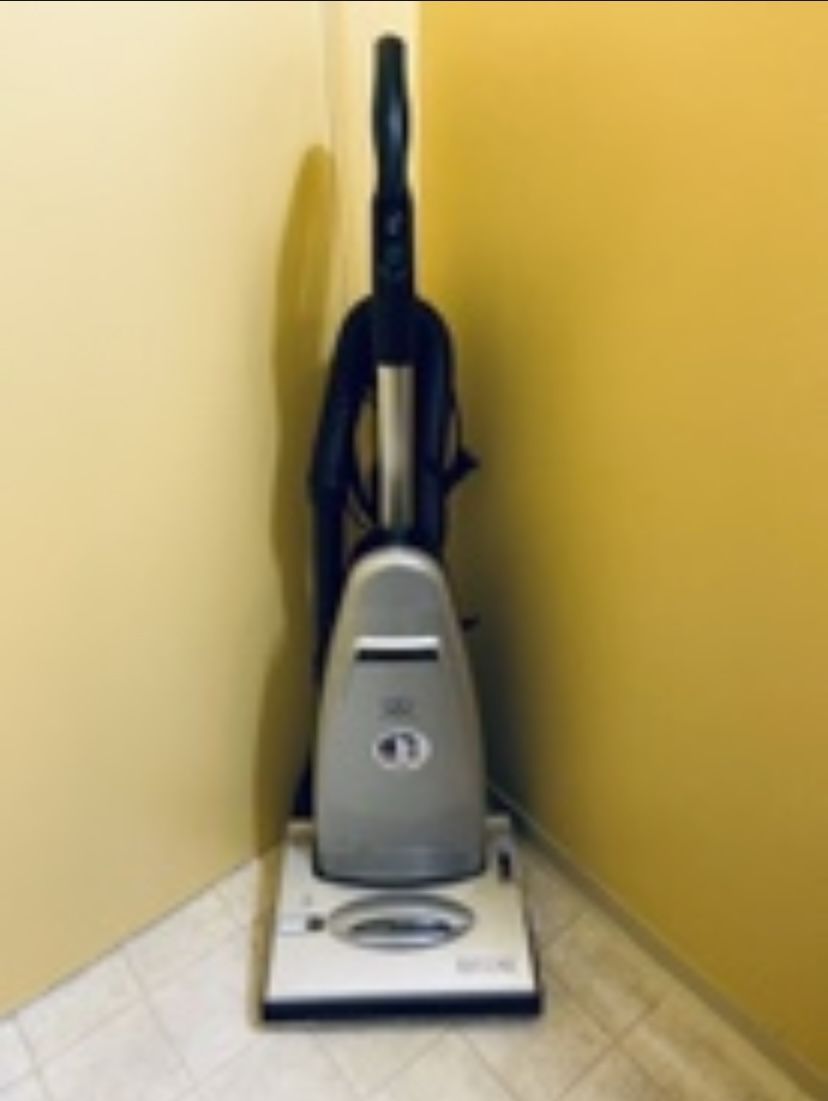 Riccar Vibrance Commercial Vacuum Cleaner