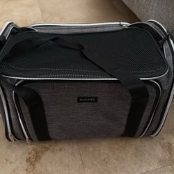 Pet carrier