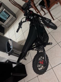 E bike color black