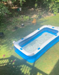 Inflatable pool