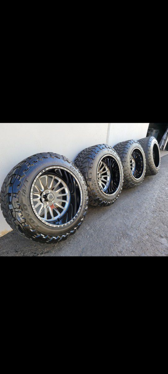 22x14 American Force w/ 37" Toyo Open Country 22x14 -76 mm offset