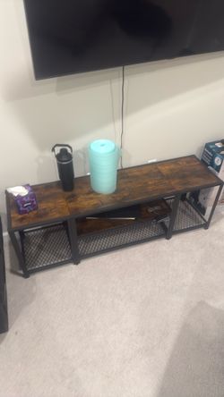 Entertainment table