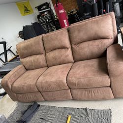 New Couch, Great Condition Reclining End Seats Electric 