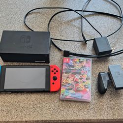Nintendo Switch w/Mario Kart 8 Deluxe
