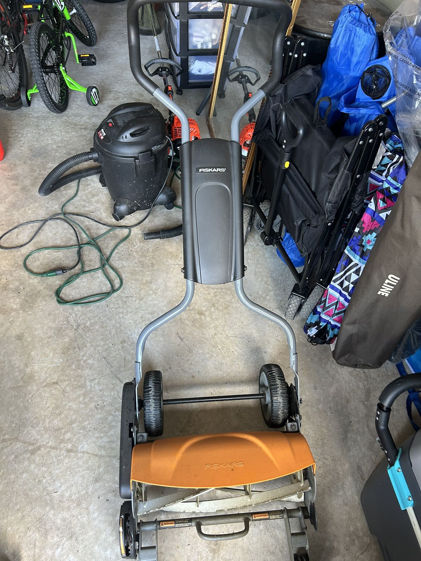 Fiskars Push Mower