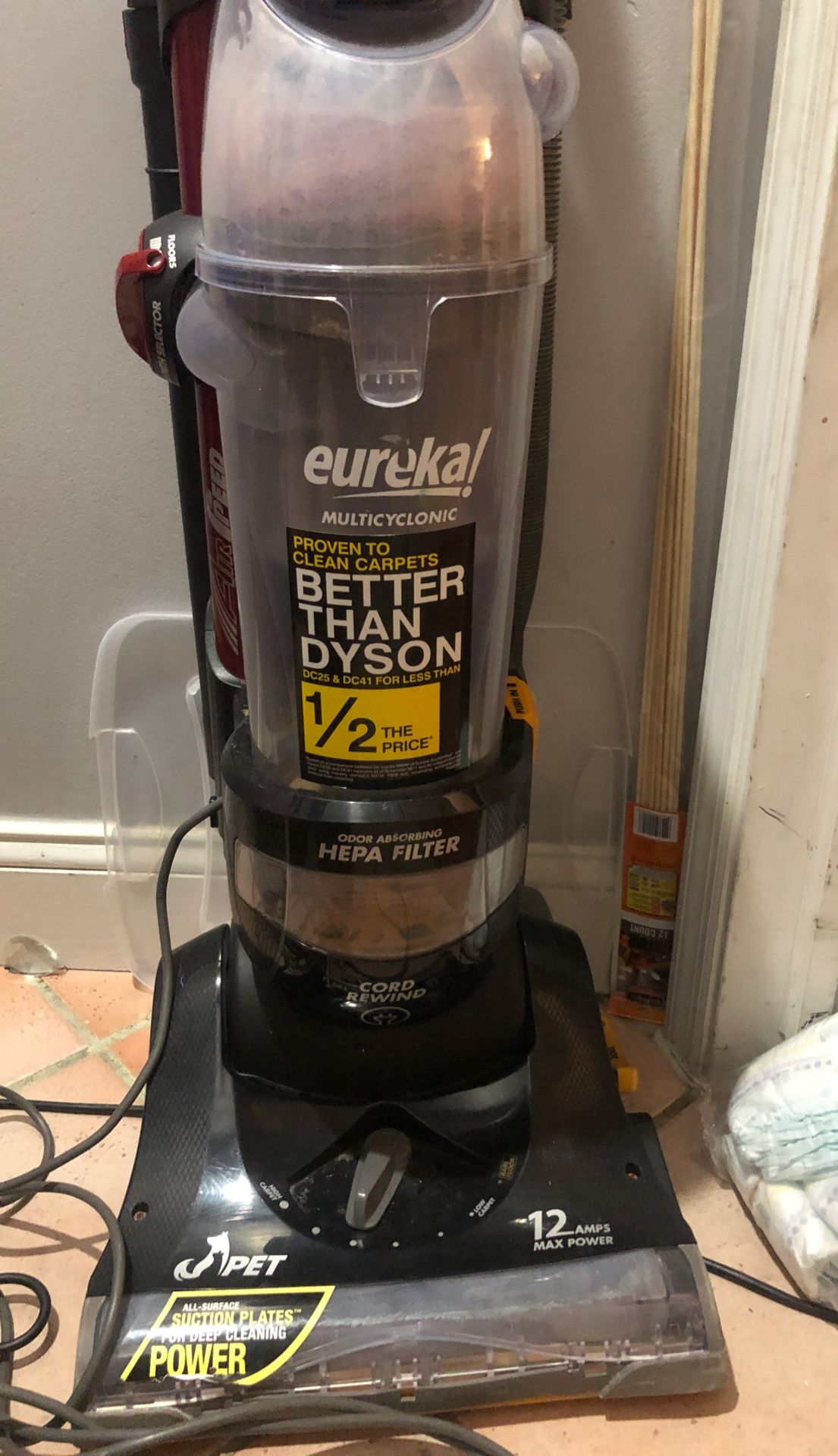Eureka suctionseal pet bagless upright vacuum