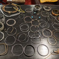Large Lot Of Women's Jewelry Earrings Bracelets Necklaces Womens