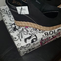 Black Wedge Size 11