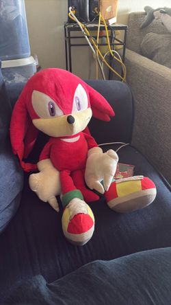 Knuckles plush