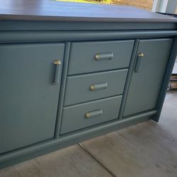 Beautiful Green Buffet Server 55x32x20 