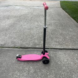 Kick Board Scooter (three wheel scooter) 
