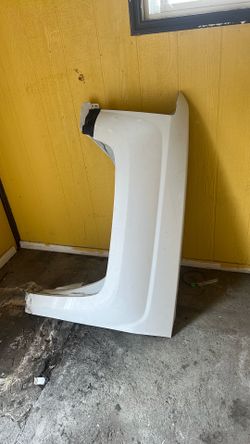 2018 Chevy Silverado fender