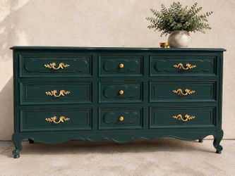 Tidewater Manor-9 Drawer Dresser