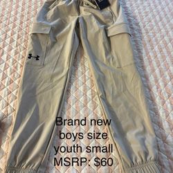 Under Armour Khaki Cargo Joggers Size Small NEW
