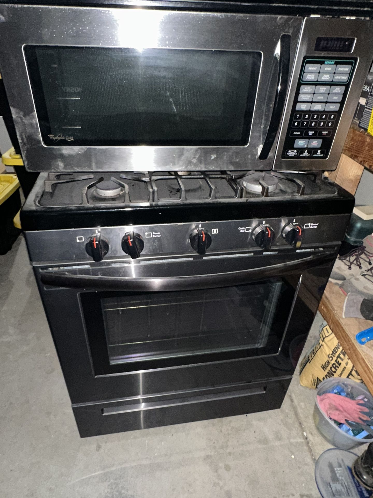 Frigidaire Gas Stove & Whirlpool Over The Range Microwave 