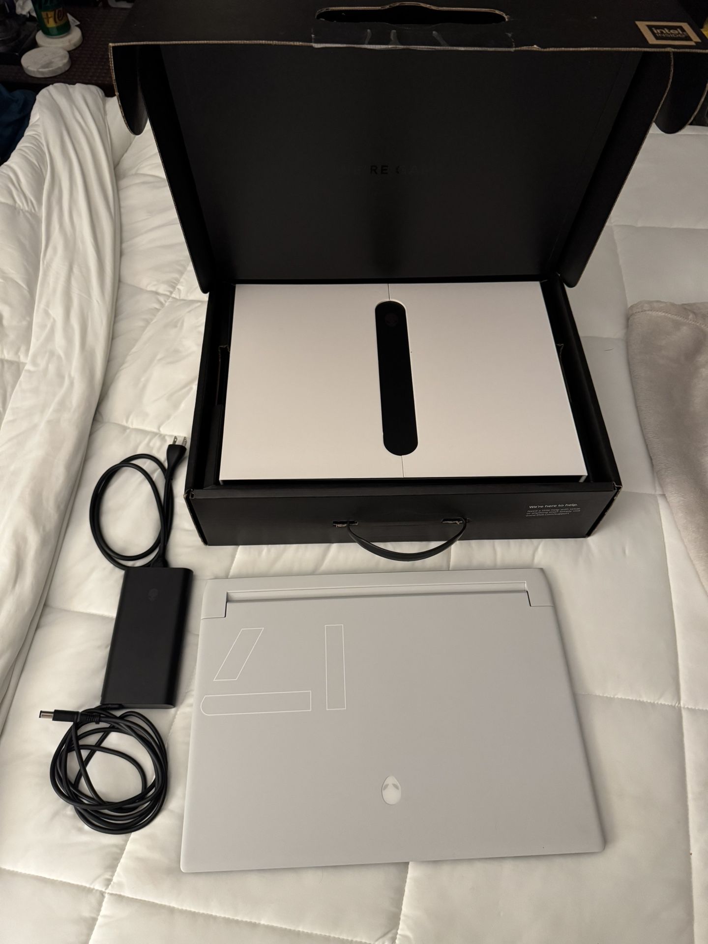 Alienware X17 R2 Gaming Laptop