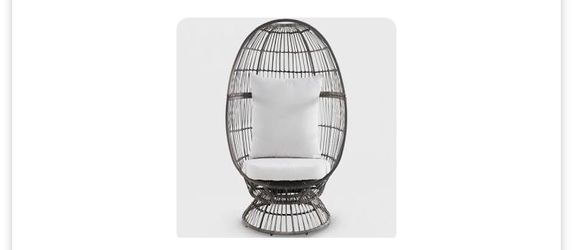 Steel Wicker Egg Chair w/ Swilvel Base-Linen