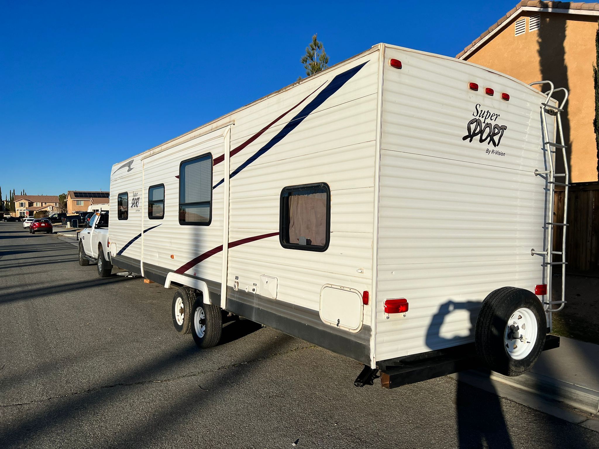 2011 Super Sport Travel Trailer In Victorville Ca for Sale in Fontana