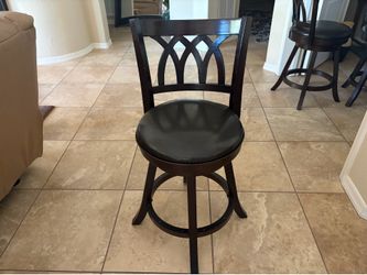 4 Counter Height Swivel Stools