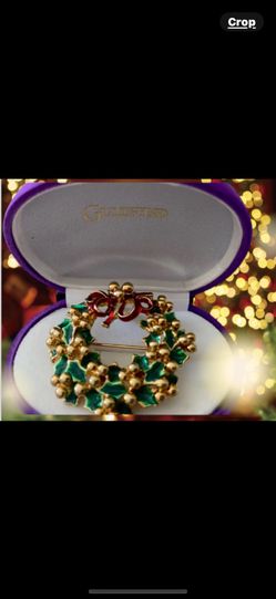 Christmss Wreath Broach. New