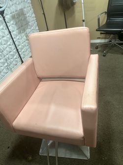 Salon pink chair