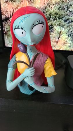 Disney The Nightmare Before Christmas Jack Skellington and Sally Bust Figures
