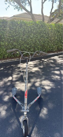 Trikke Easy Fold 3-Wheel Carving Trike + Carry Bag