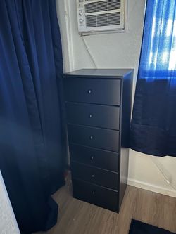 Black 6-Drawer Dresser