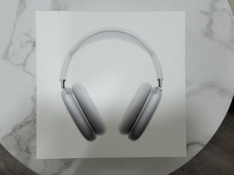 Apple AirPods Max – Excellent Condition – Original Box Included