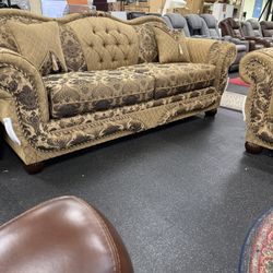 USA 🇺🇸 Made Sofa & Love Seat On Sale