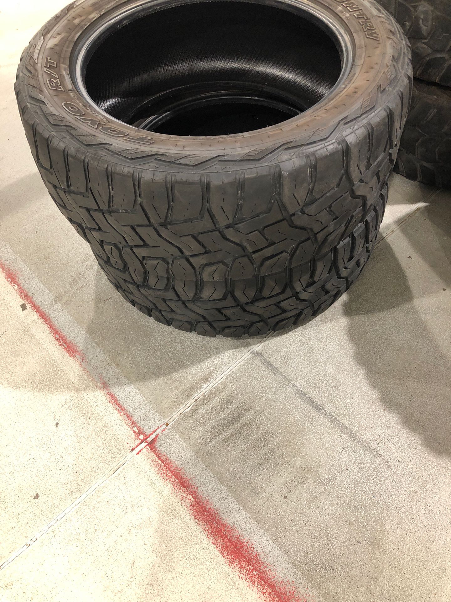 Two used tires 35x12.50r22