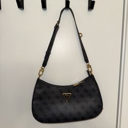 GUESS Noelle Quattro G Shoulder Bag Latte Logo Pre-Owned Small