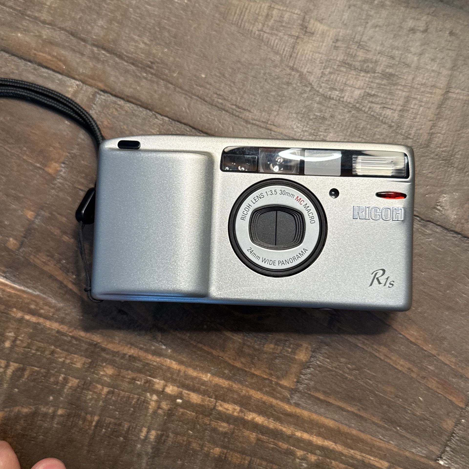 Ricoh R1s 35mm Film Camera Parts Only (AS IS) Read Description!