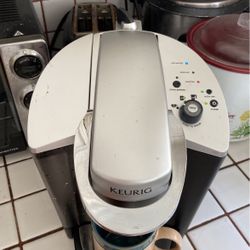 KEURIG  Coffee Machine  Model B145  used