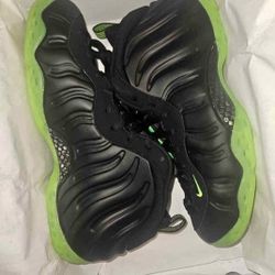 Like New Size Q2 Volt Foamposites Comes With Box And Receipt 