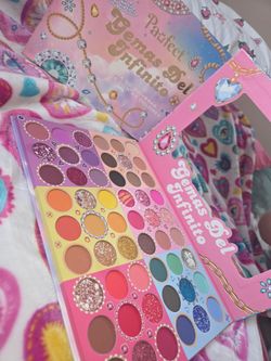 Eyeshadow palette 🎨