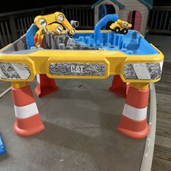 CAT Waterplay Table