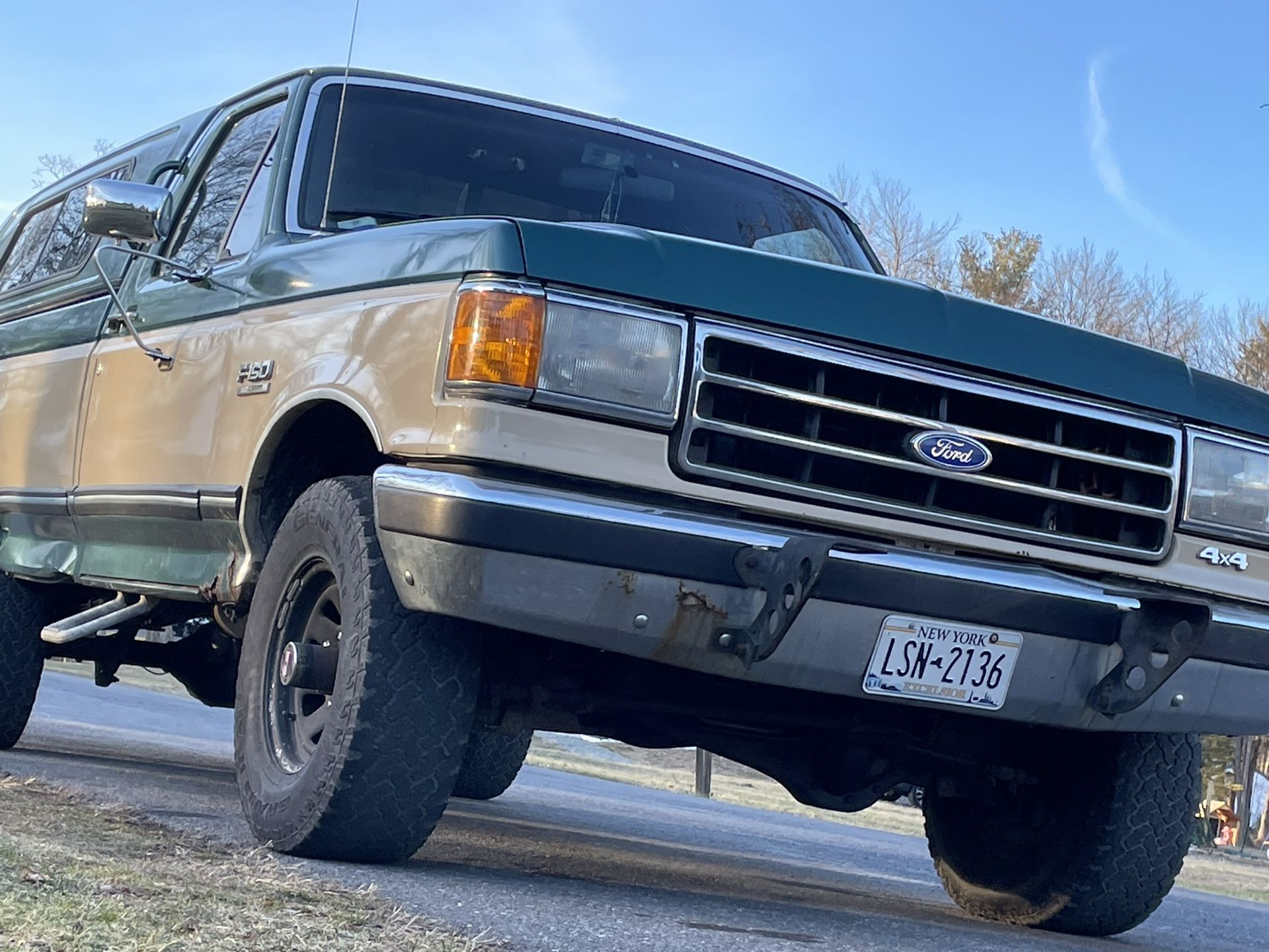 1990 Ford F150 4x4 Camper Cap
