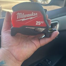 Milwaukee 25 Ft tape measure