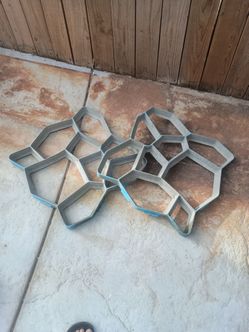 Concrete path forms (x2)
