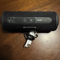 Flip 6 portable Bluetooth speaker NEW